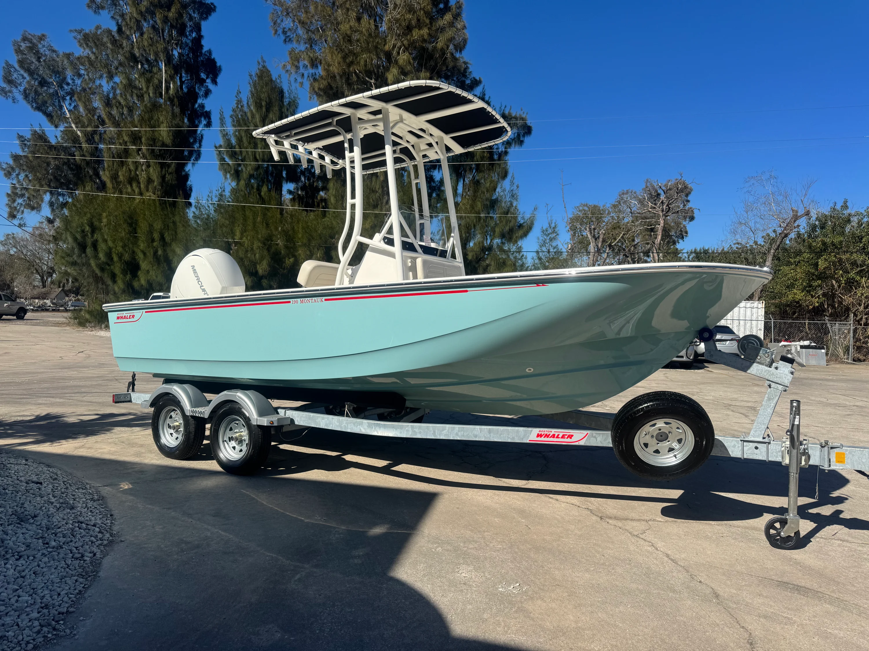 2026 Boston Whaler 190 Montauk Image Thumbnail #0