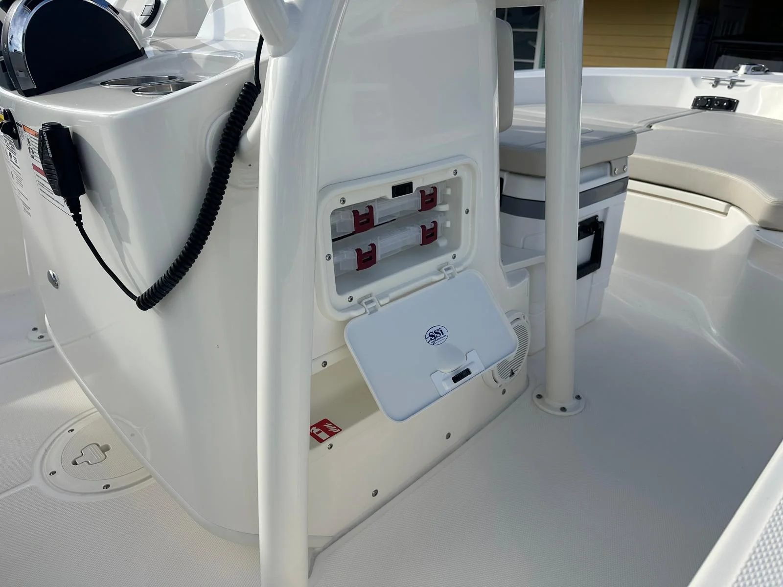 2026 Boston Whaler 190 Montauk Image Thumbnail #11