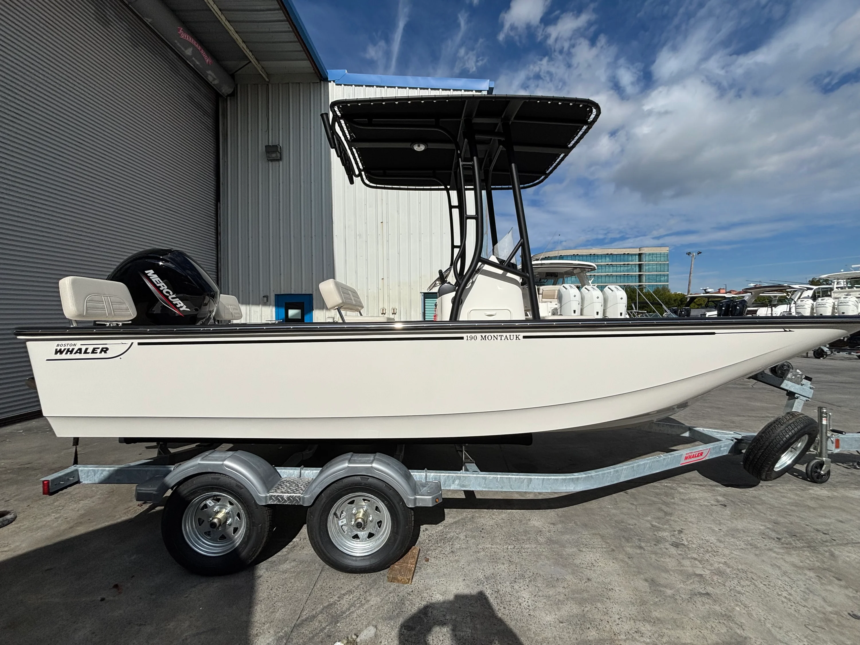 2026 Boston Whaler 190 Montauk Image Thumbnail #2