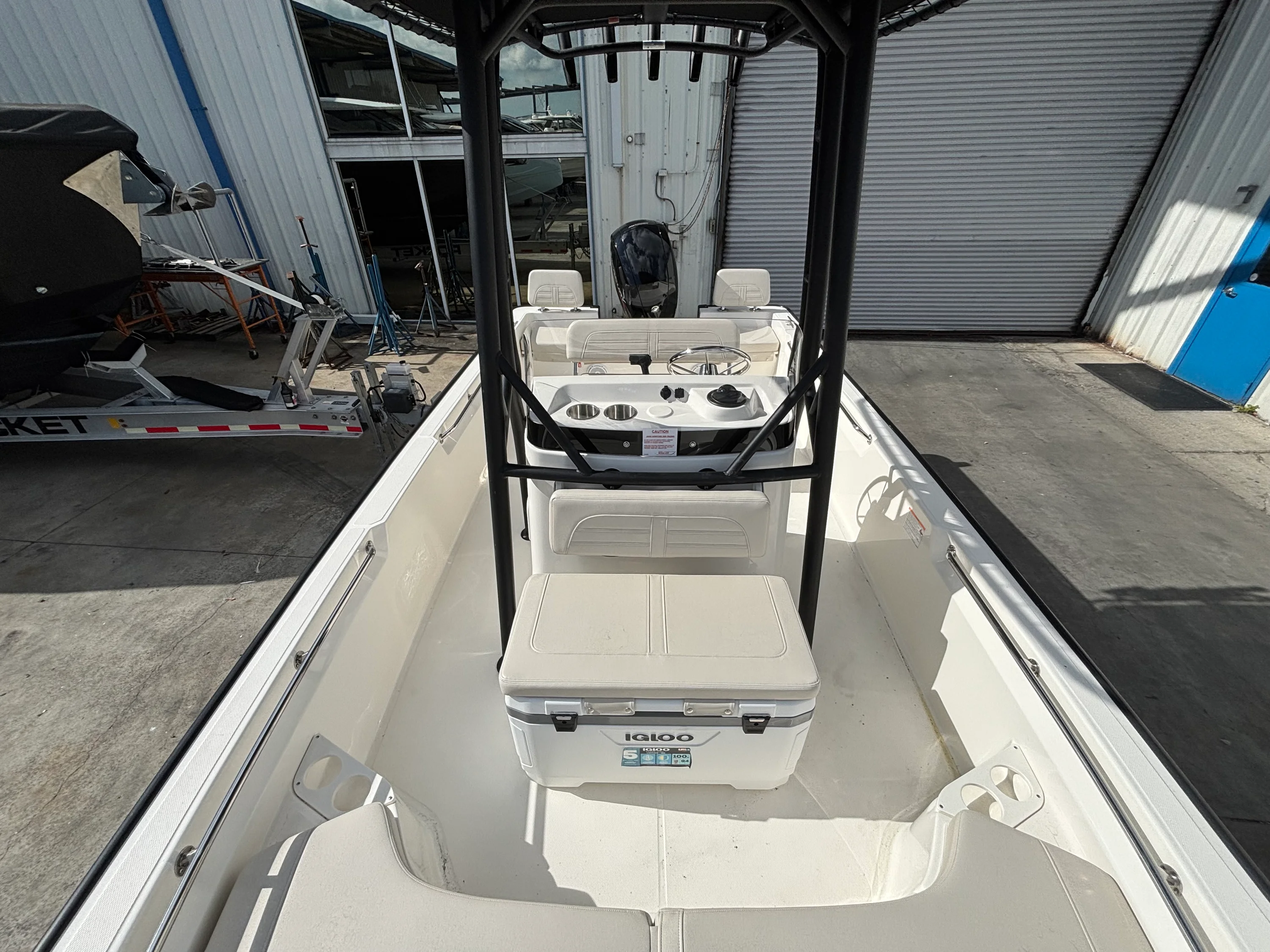 2026 Boston Whaler 190 Montauk Image Thumbnail #11
