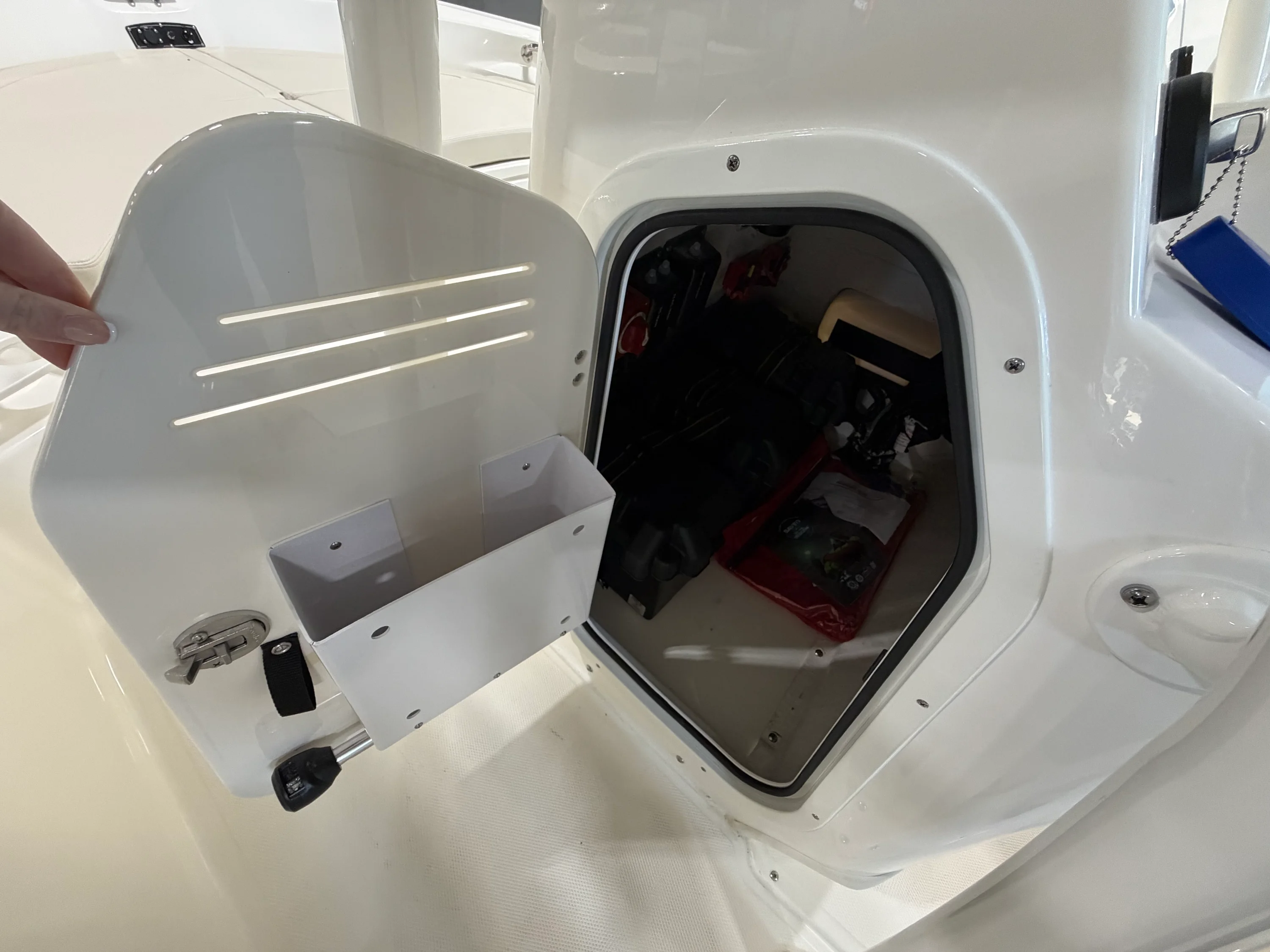 2026 Boston Whaler 190 Montauk Image Thumbnail #12