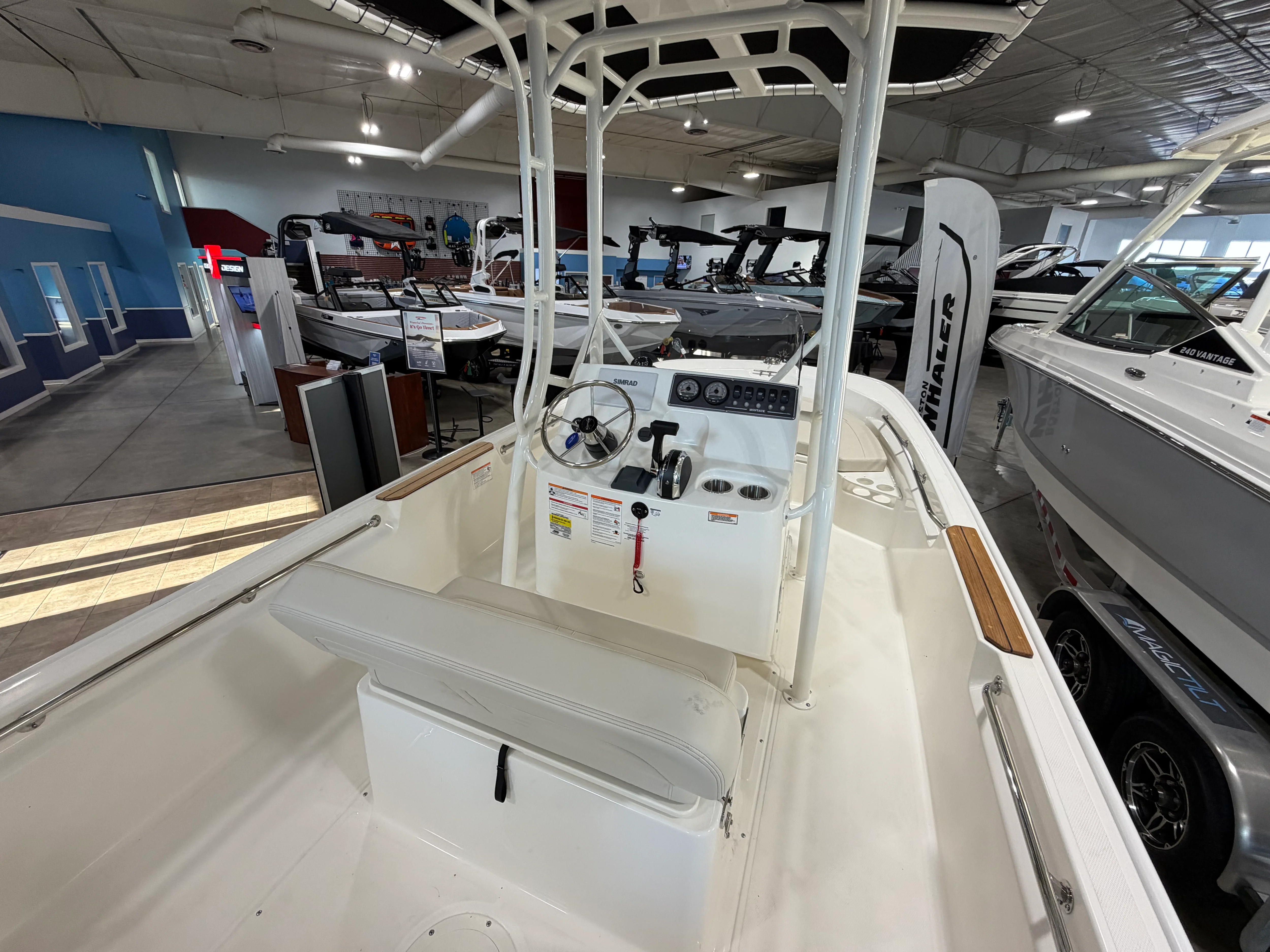 2026 Boston Whaler 190 Montauk Image Thumbnail #8