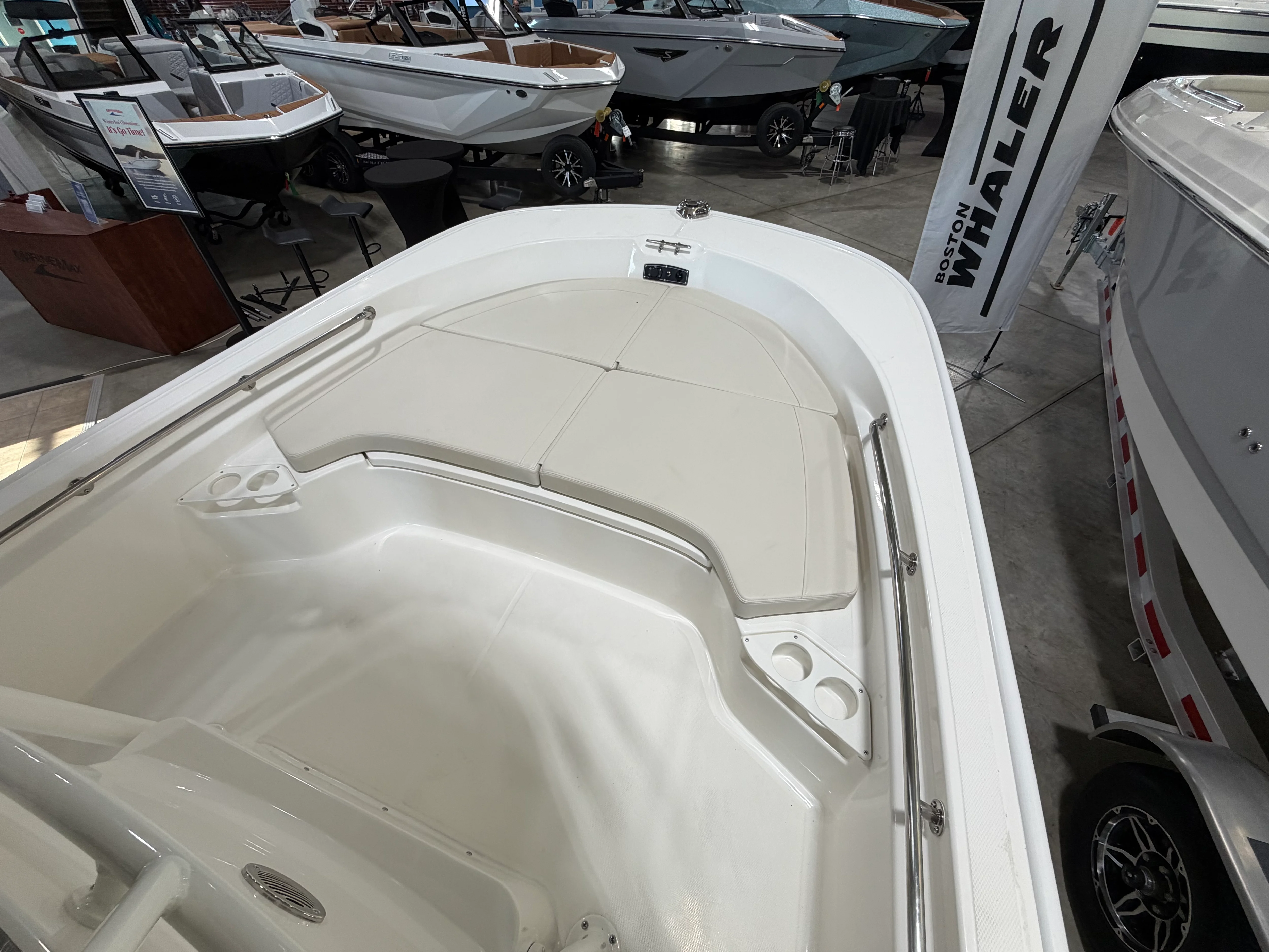 2026 Boston Whaler 190 Montauk Image Thumbnail #14