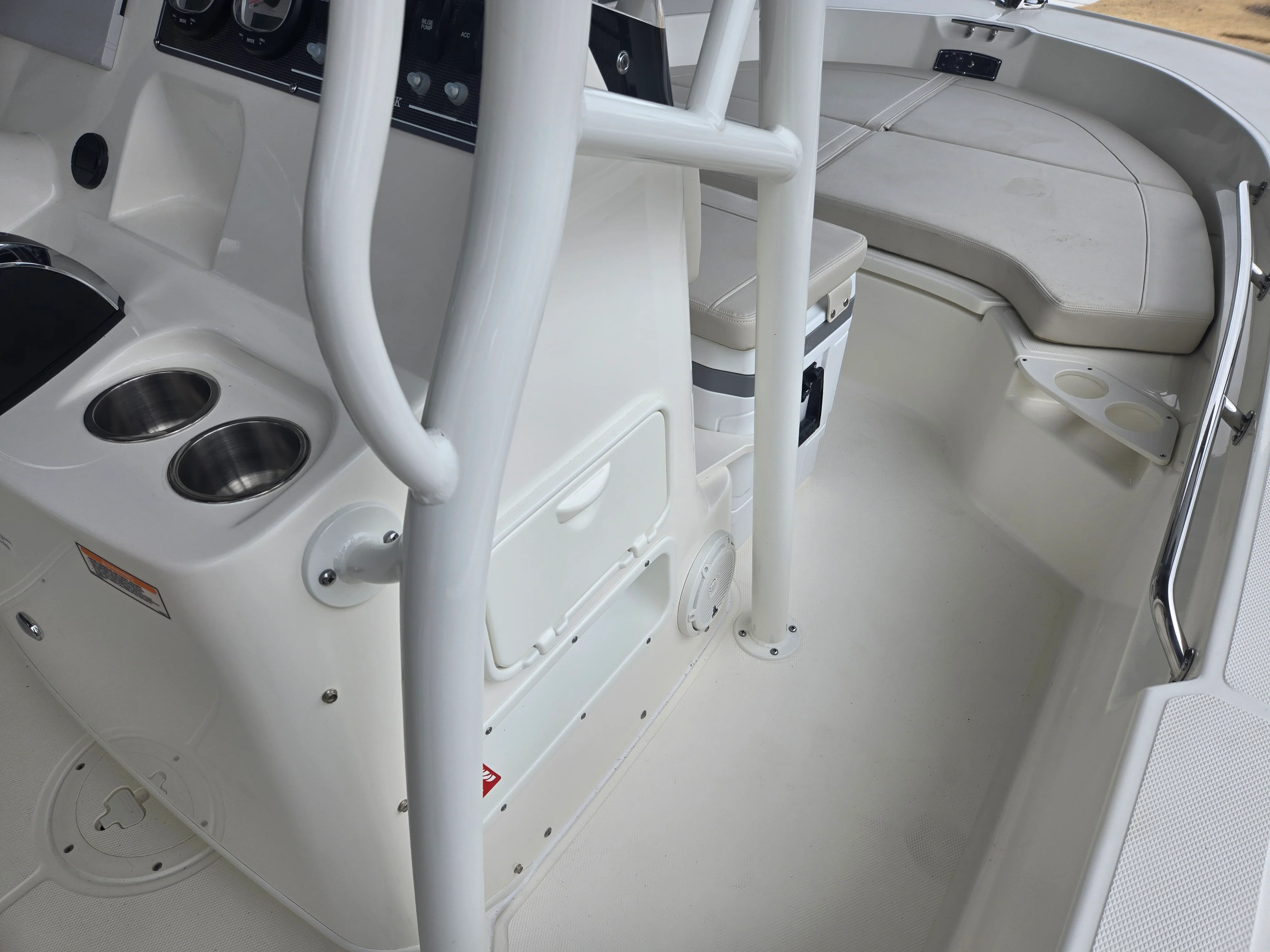 2026 Boston Whaler 190 Montauk Image Thumbnail #8