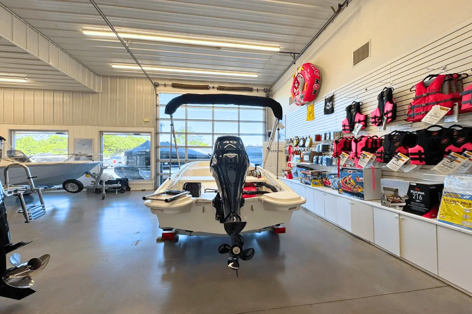 2026 Boston Whaler 130 Super Sport Image Thumbnail #3