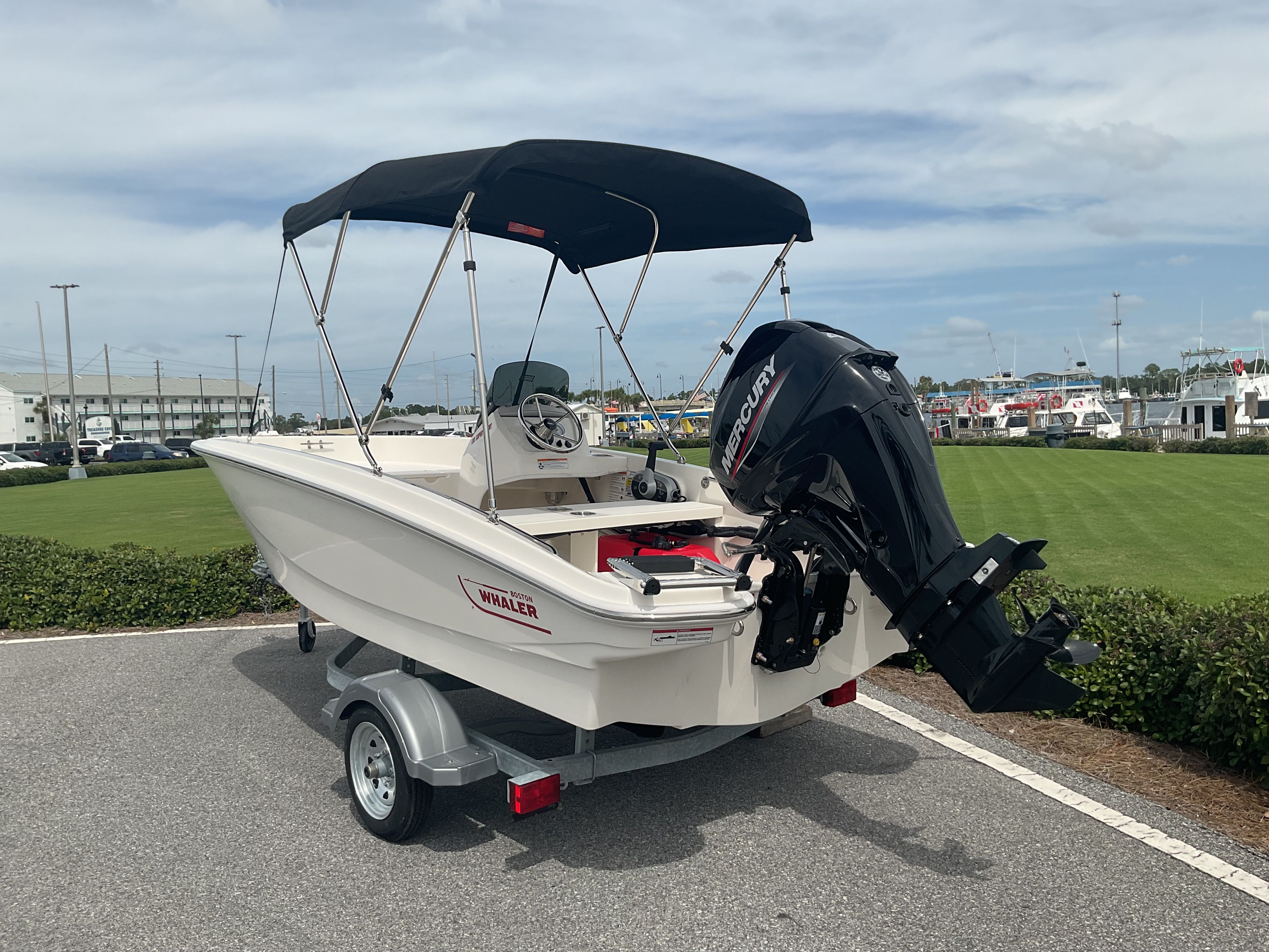 2025 Boston Whaler 130 Super Sport Image Thumbnail #6