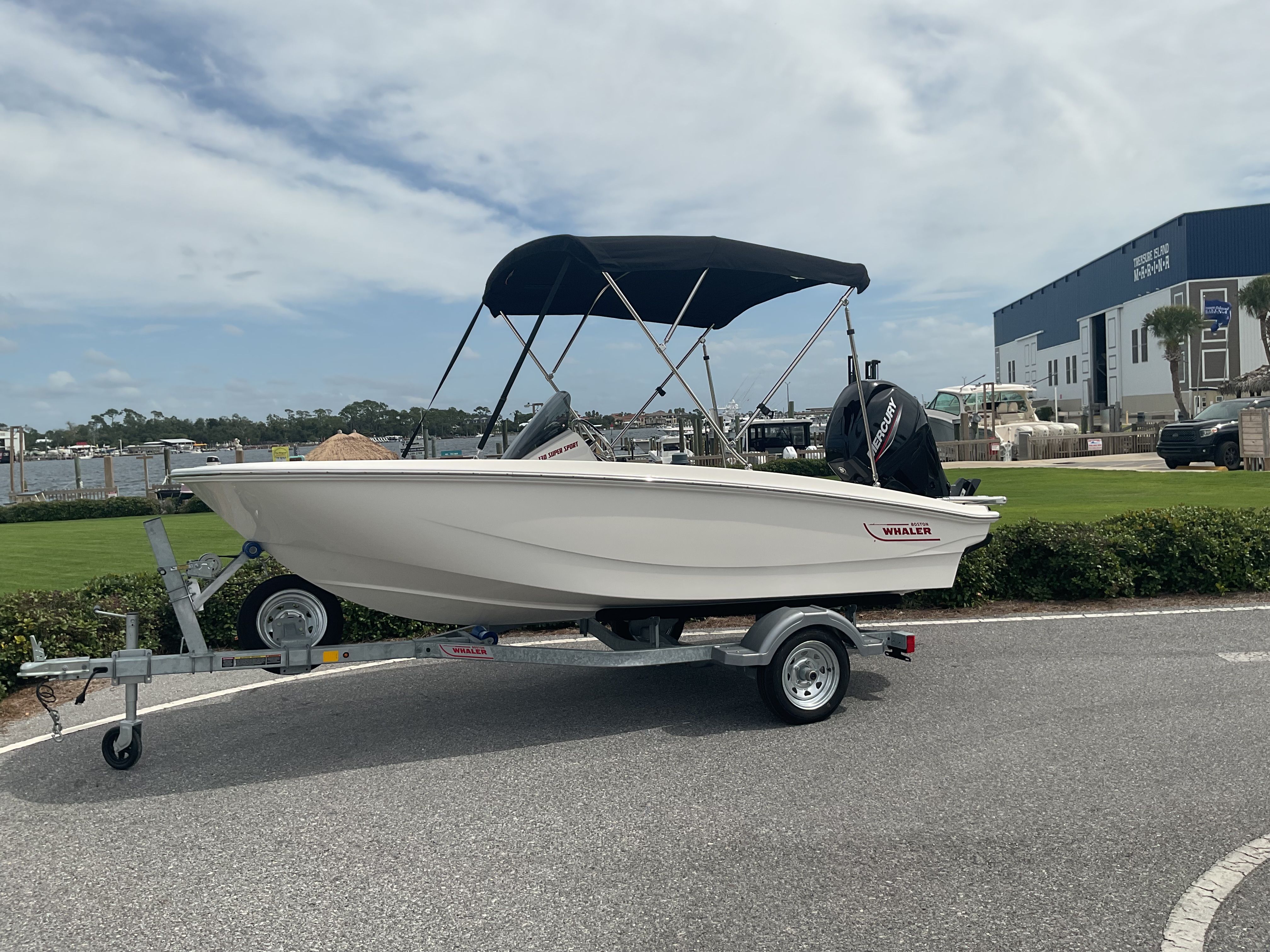 2025 Boston Whaler 130 Super Sport Image Thumbnail #3