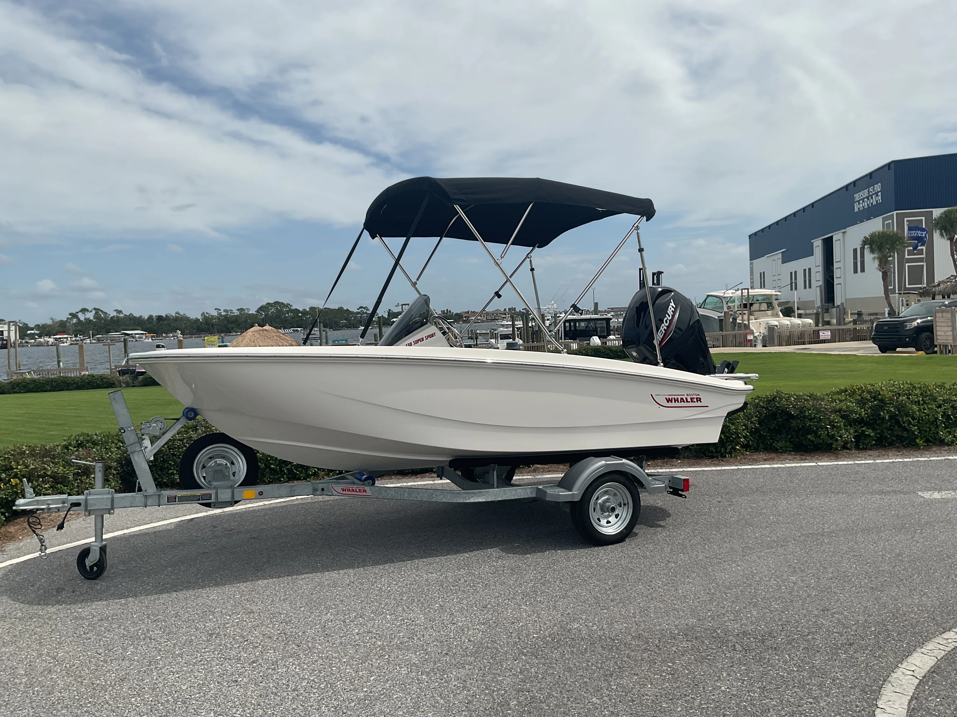 2025 Boston Whaler 130 Super Sport Image Thumbnail #3