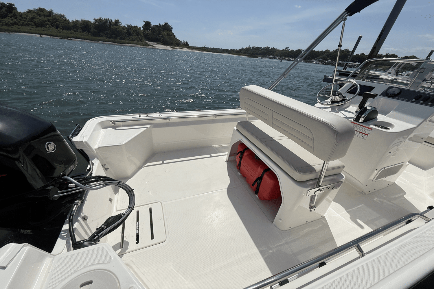 2025 Boston Whaler 150 Montauk Image Thumbnail #6