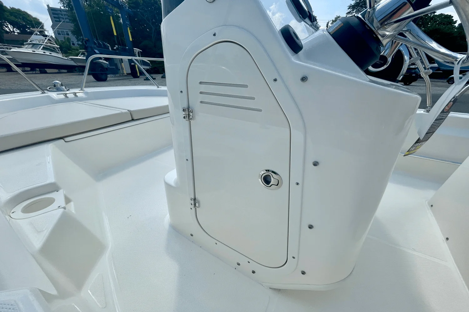 2025 Boston Whaler 150 Montauk Image Thumbnail #12