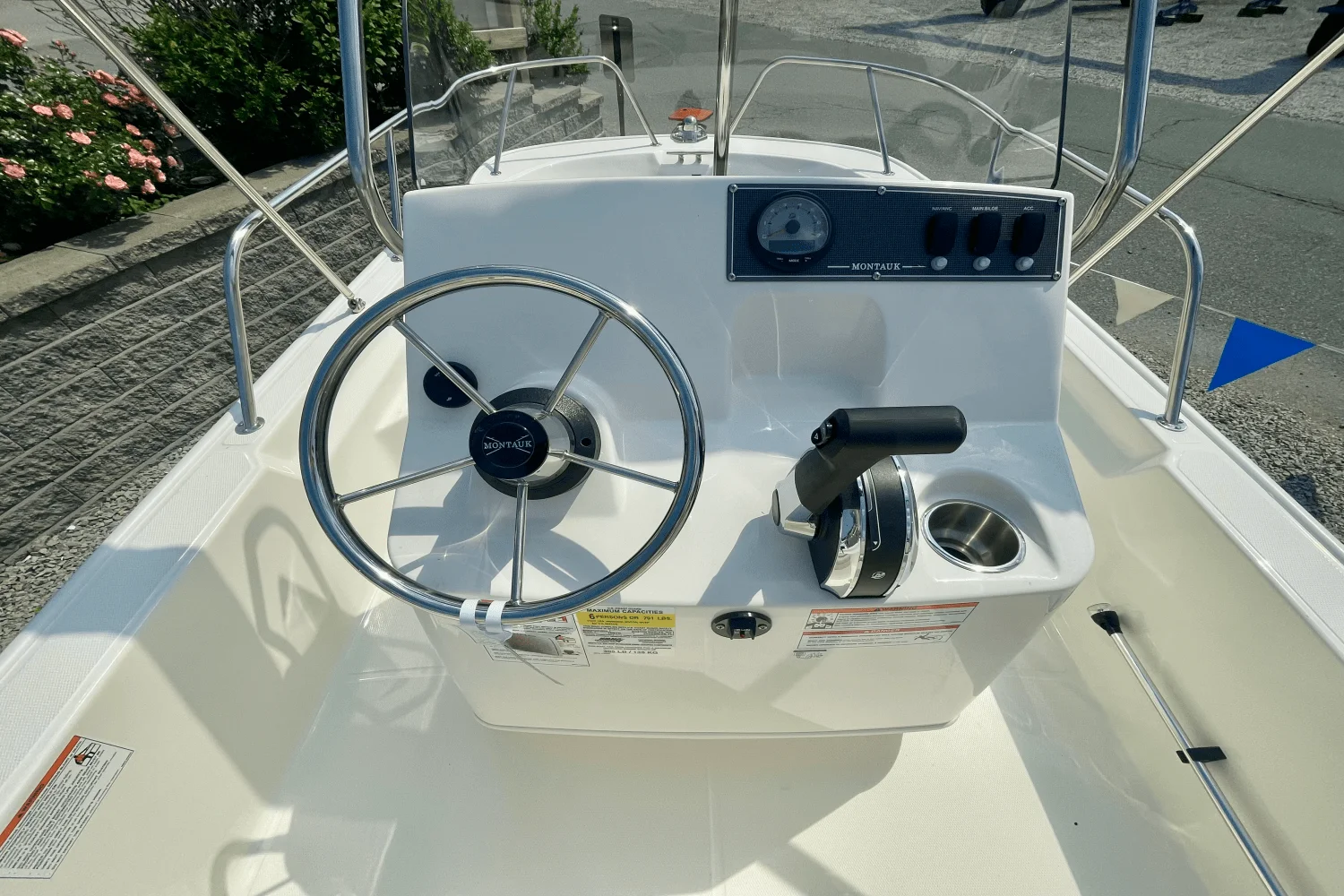 2025 Boston Whaler 150 Montauk Image Thumbnail #11