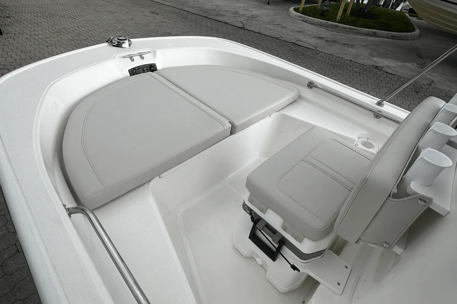 2026 Boston Whaler 150 Montauk Image Thumbnail #9