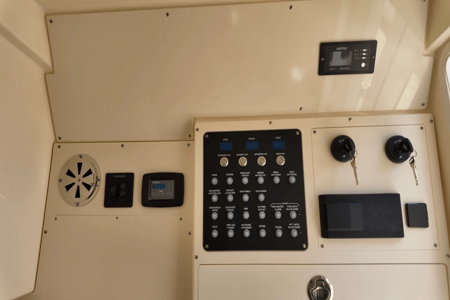 2026 Scout 330 LXF Image Thumbnail #50