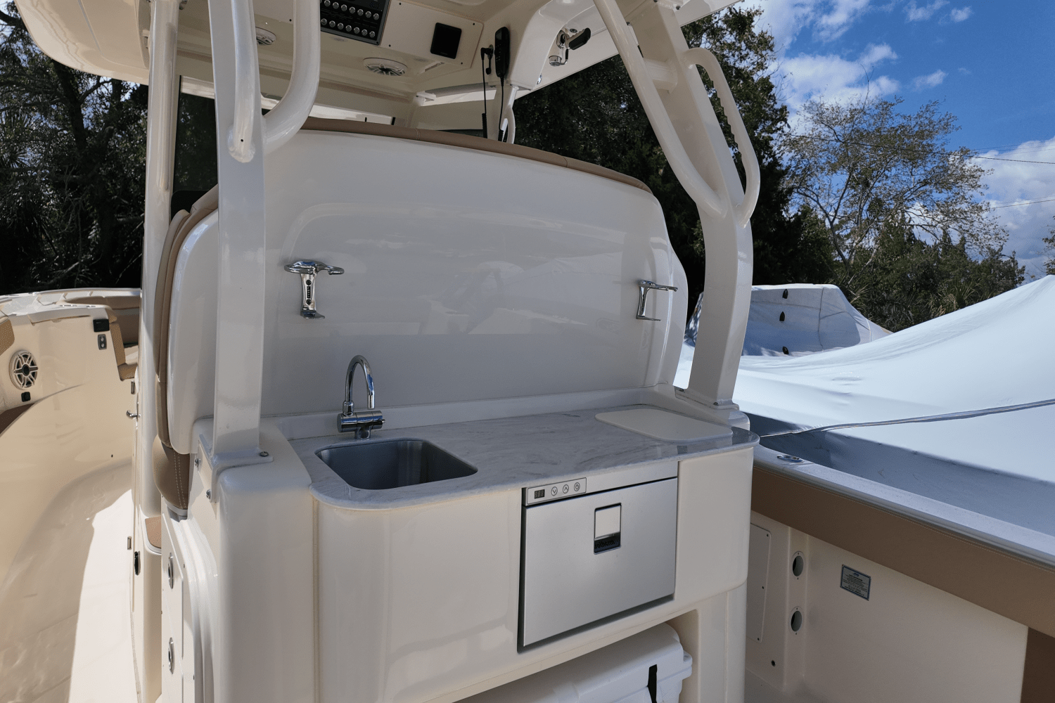 2026 Scout 330 LXF Image Thumbnail #1