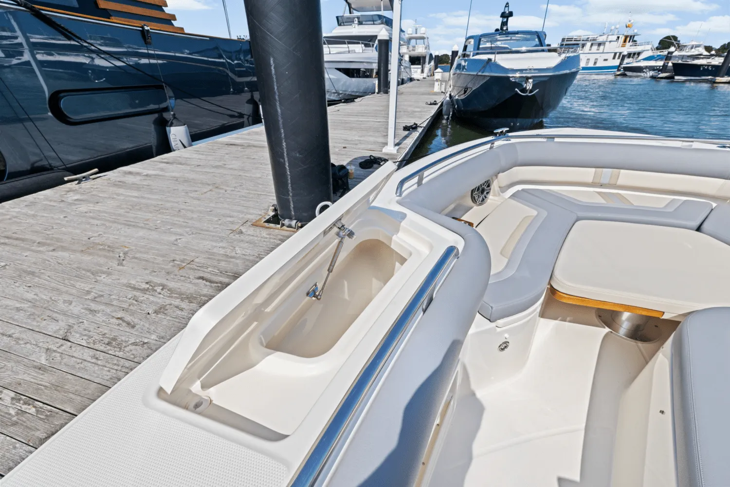2025 Boston Whaler 380 Realm Image Thumbnail #45