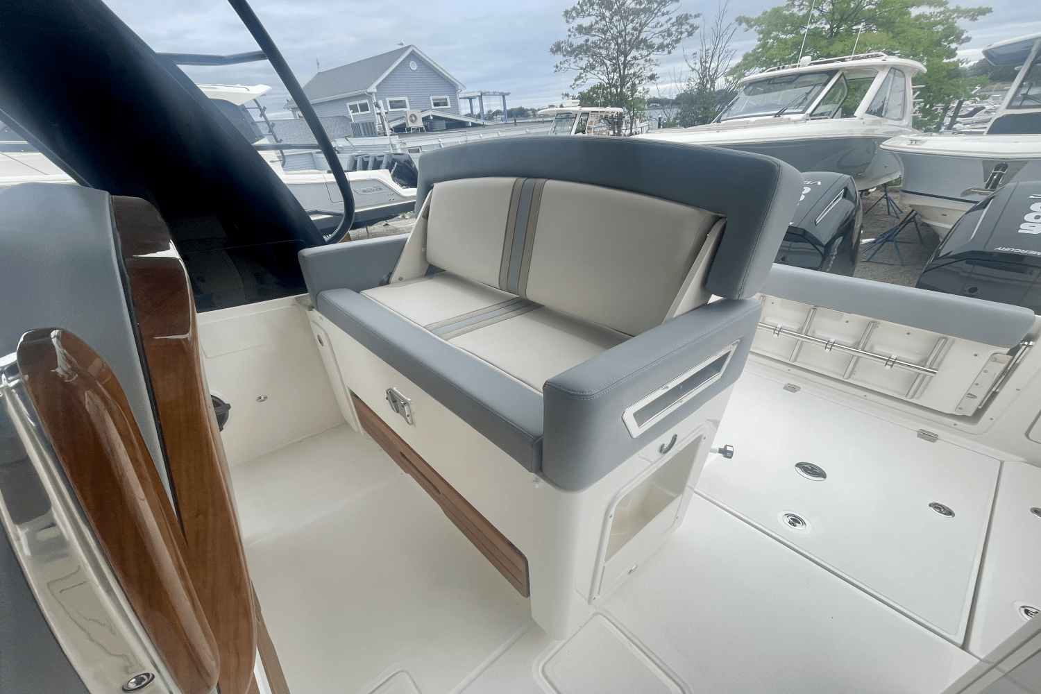 2025 Boston Whaler 380 Realm Image Thumbnail #9