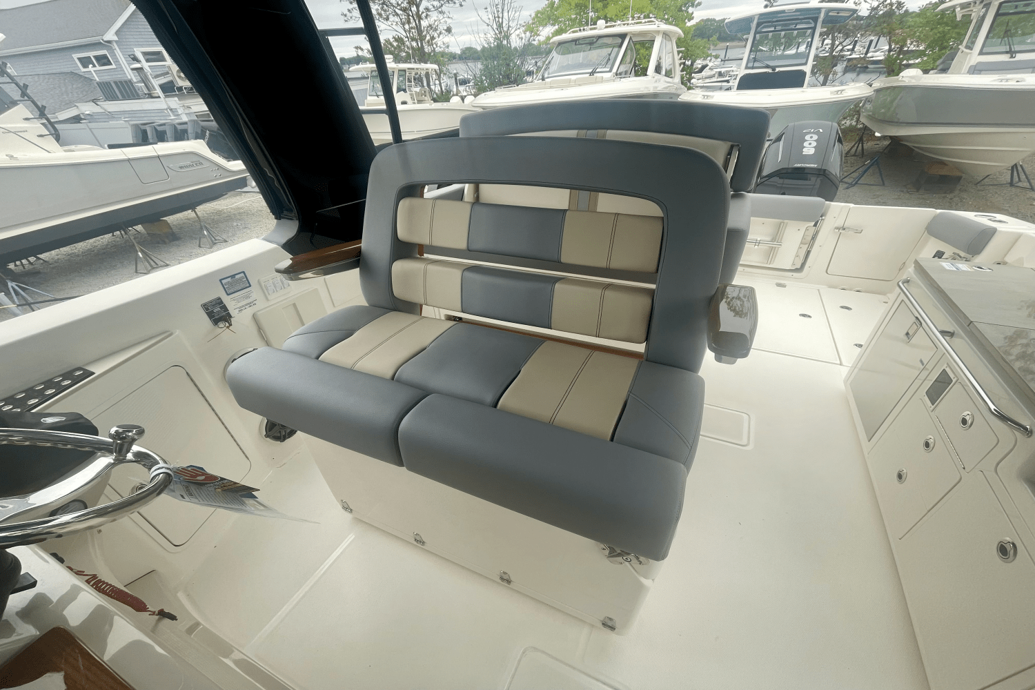 2025 Boston Whaler 380 Realm Image Thumbnail #14