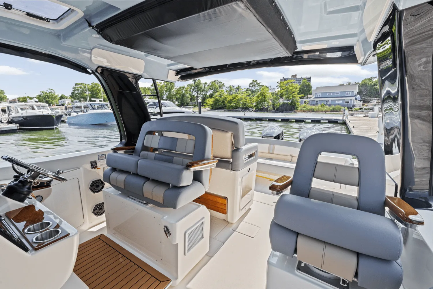 2025 Boston Whaler 380 Realm Image Thumbnail #23