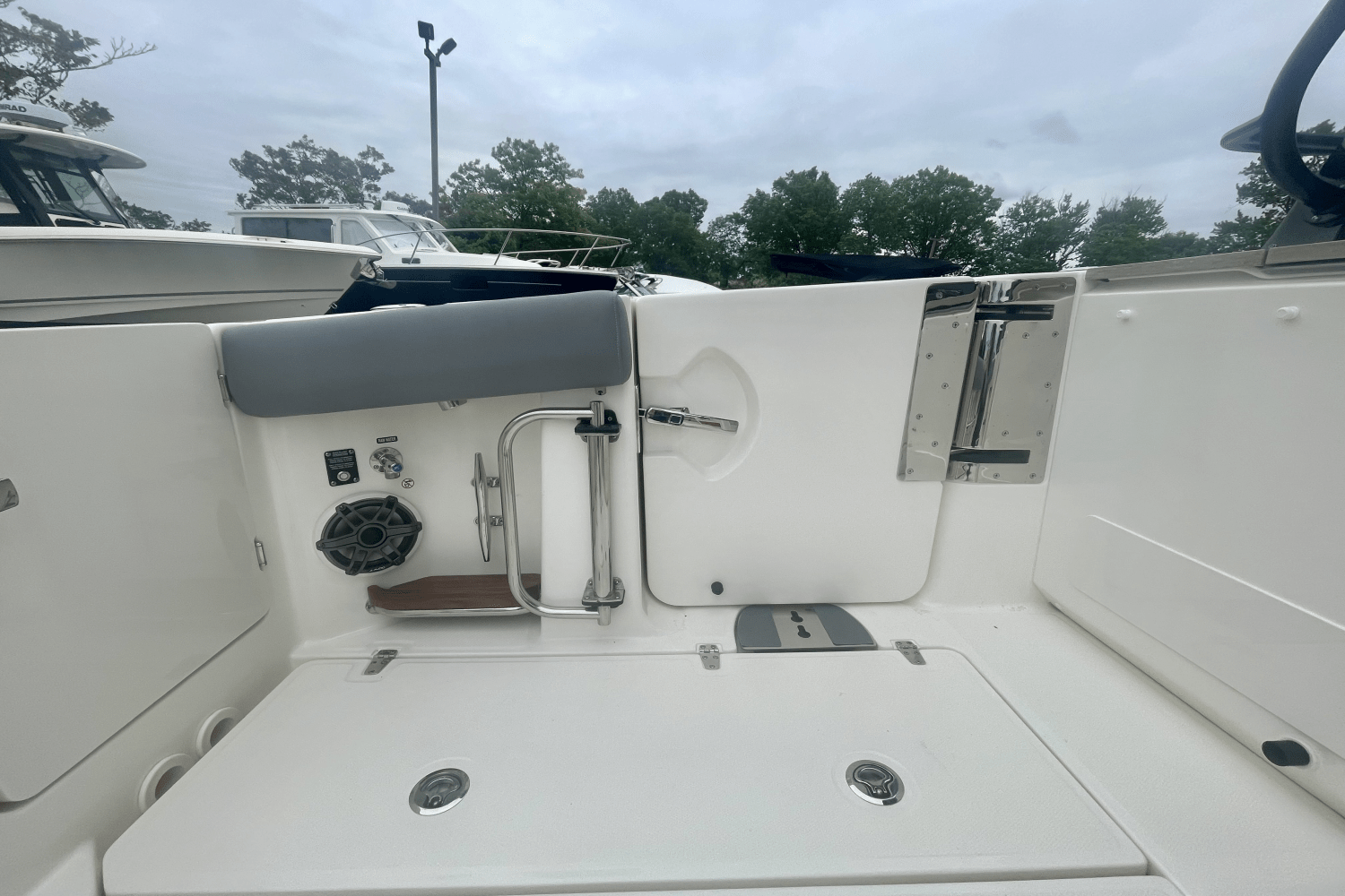 2025 Boston Whaler 380 Realm Image Thumbnail #6