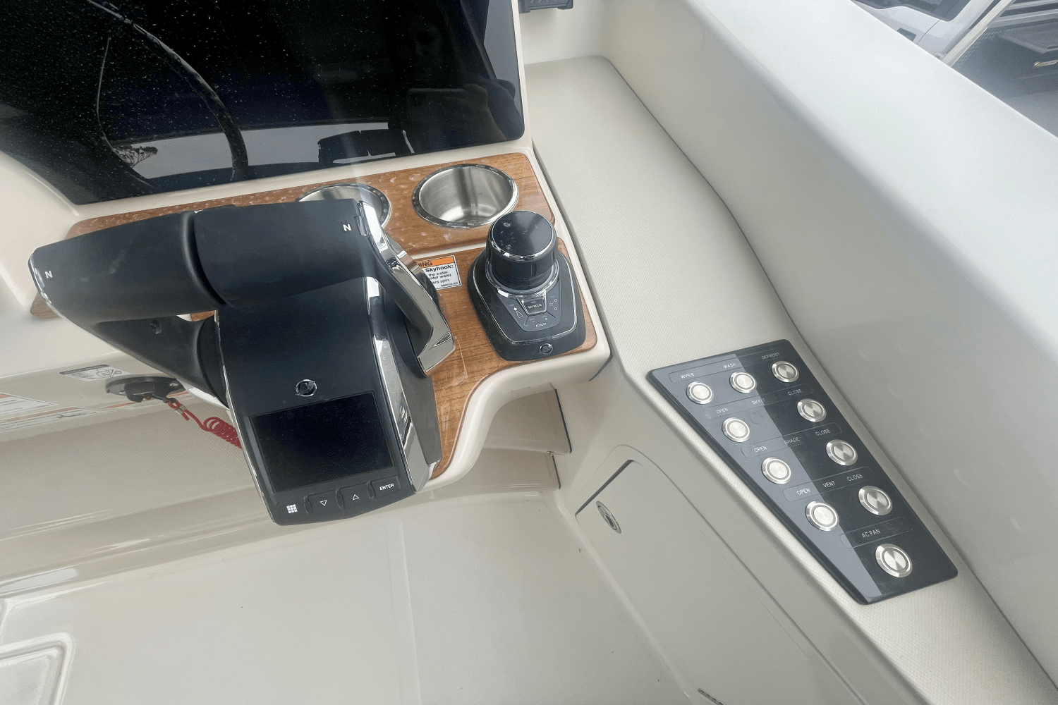 2025 Boston Whaler 380 Realm Image Thumbnail #17