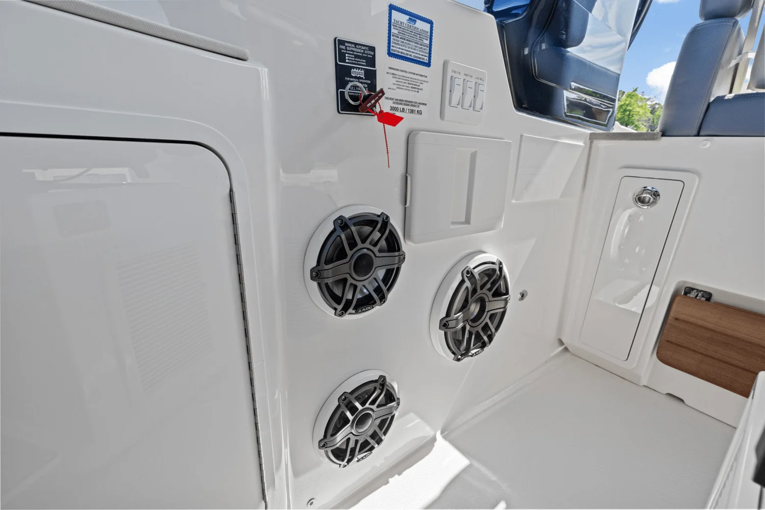 2025 Boston Whaler 380 Realm Image Thumbnail #26