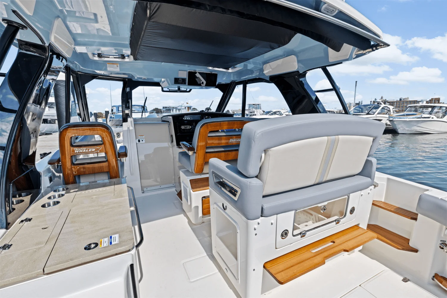 2025 Boston Whaler 380 Realm Image Thumbnail #19