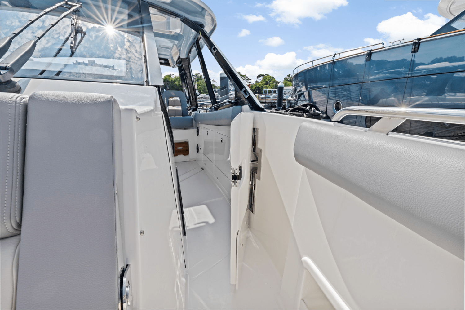 2025 Boston Whaler 380 Realm Image Thumbnail #44