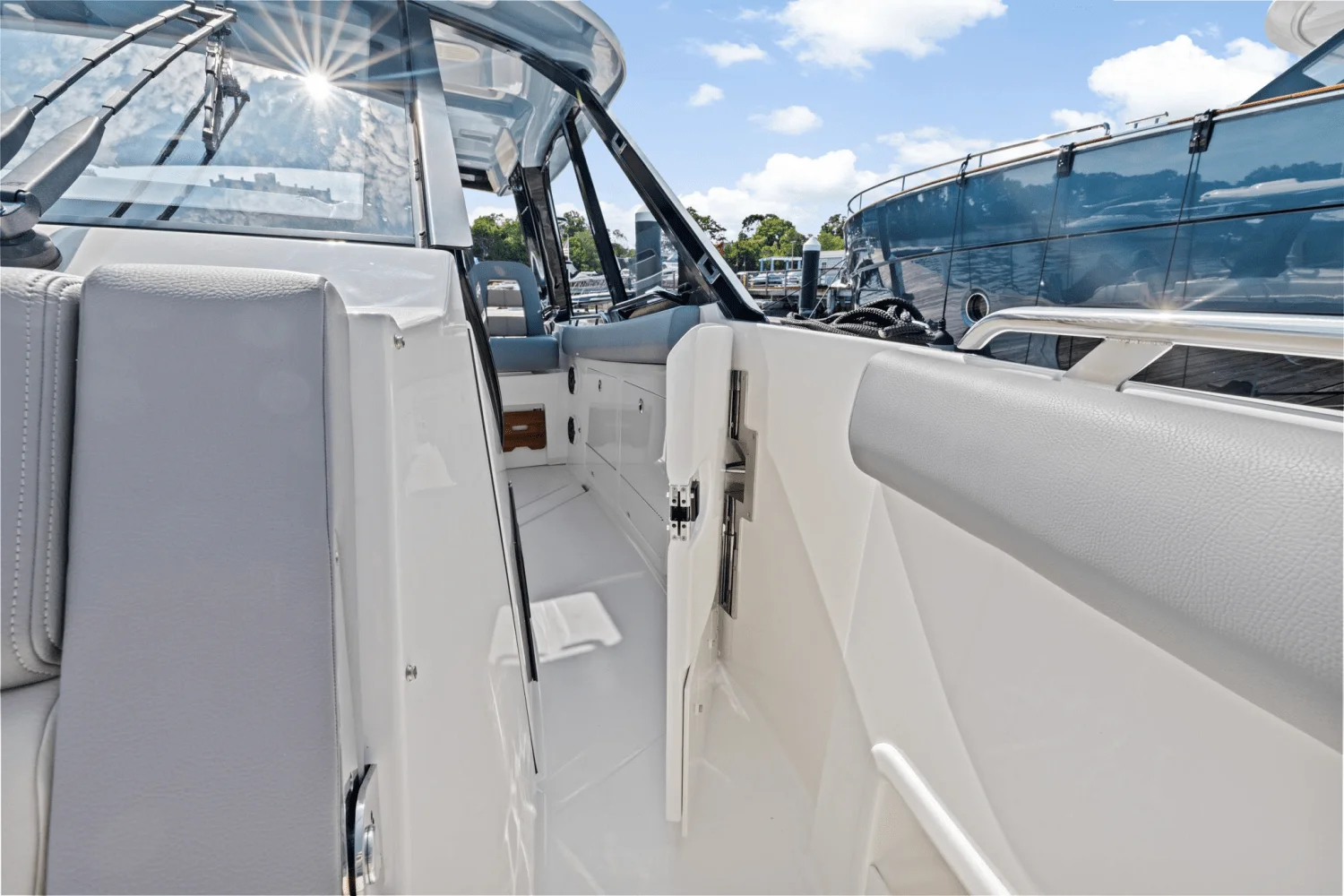 2025 Boston Whaler 380 Realm Image Thumbnail #44