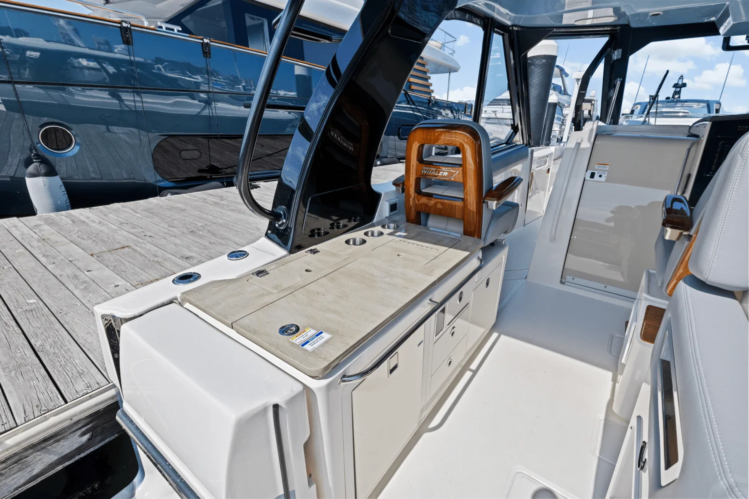 2025 Boston Whaler 380 Realm Image Thumbnail #12