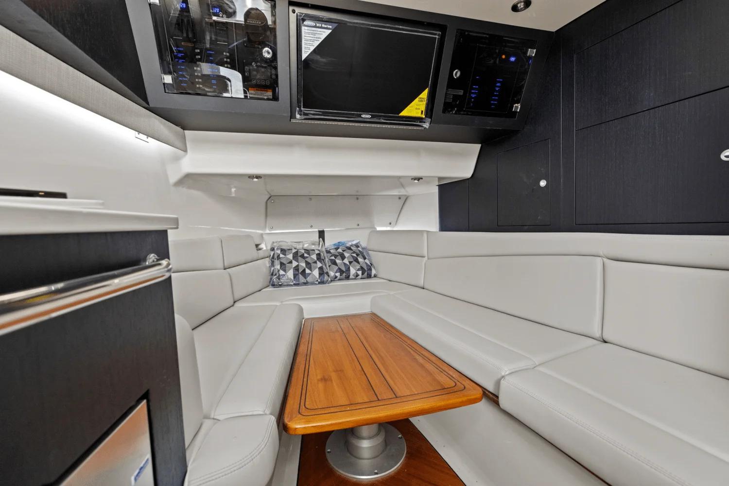 2025 Boston Whaler 380 Realm Image Thumbnail #36