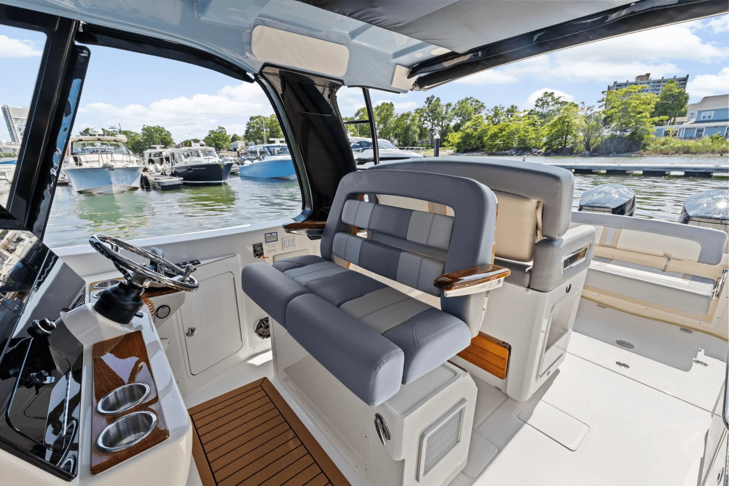 2025 Boston Whaler 380 Realm Image Thumbnail #22