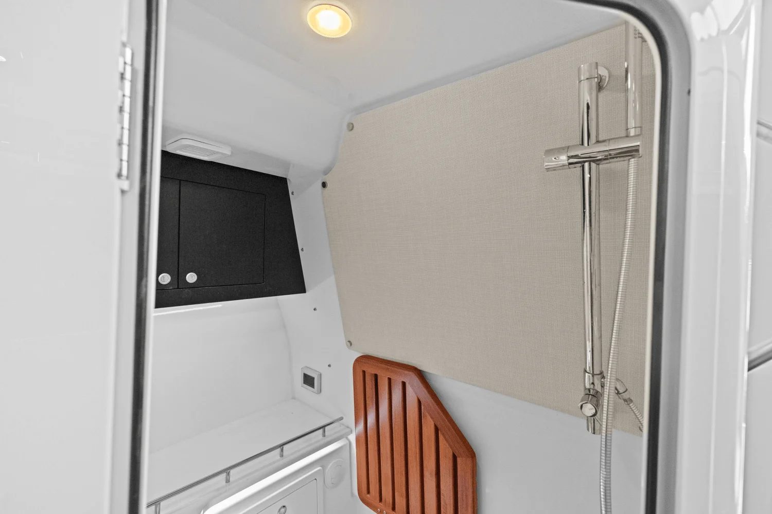 2025 Boston Whaler 380 Realm Image Thumbnail #43