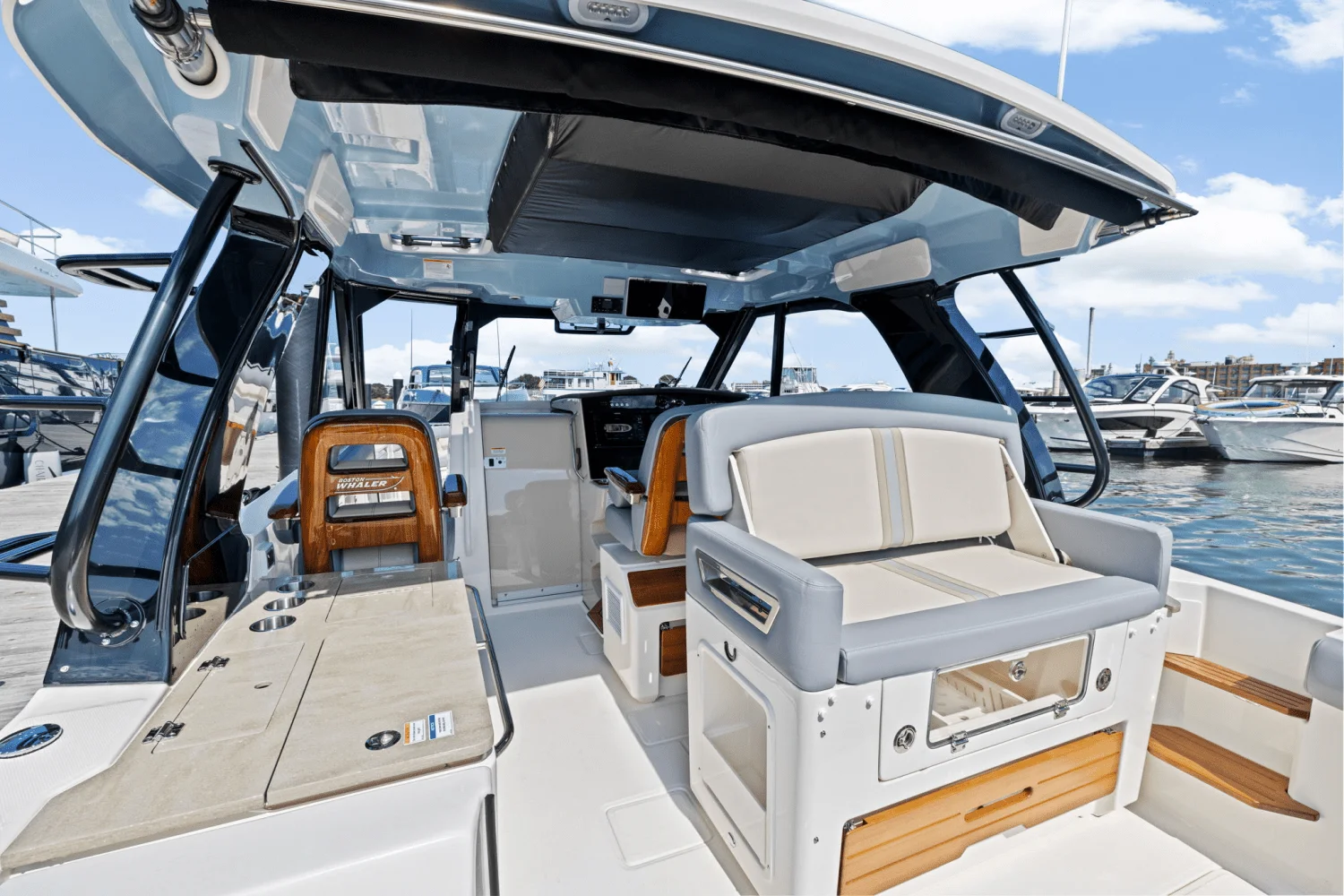 2025 Boston Whaler 380 Realm Image Thumbnail #17