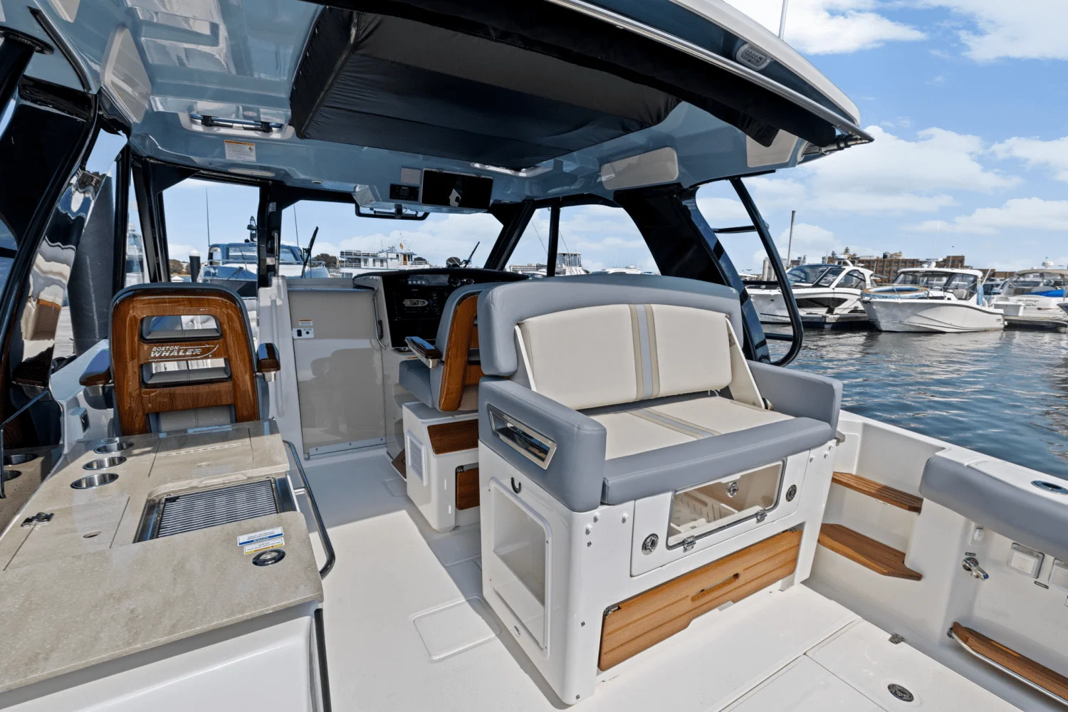 2025 Boston Whaler 380 Realm Image Thumbnail #16