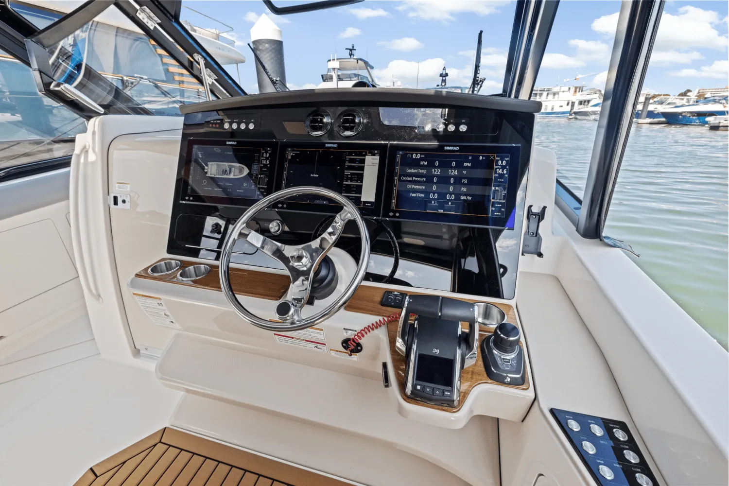 2025 Boston Whaler 380 Realm Image Thumbnail #29