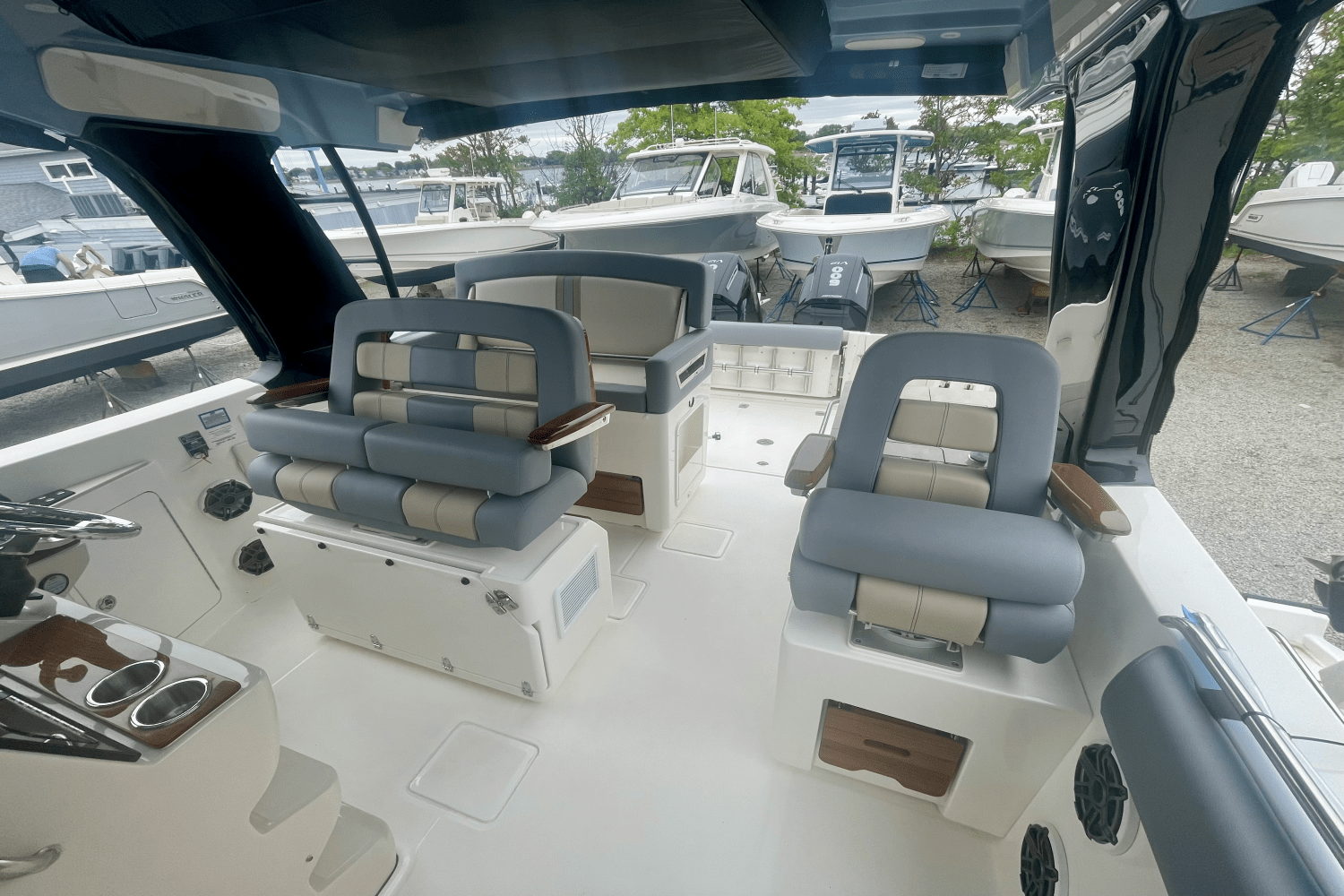 2025 Boston Whaler 380 Realm Image Thumbnail #21