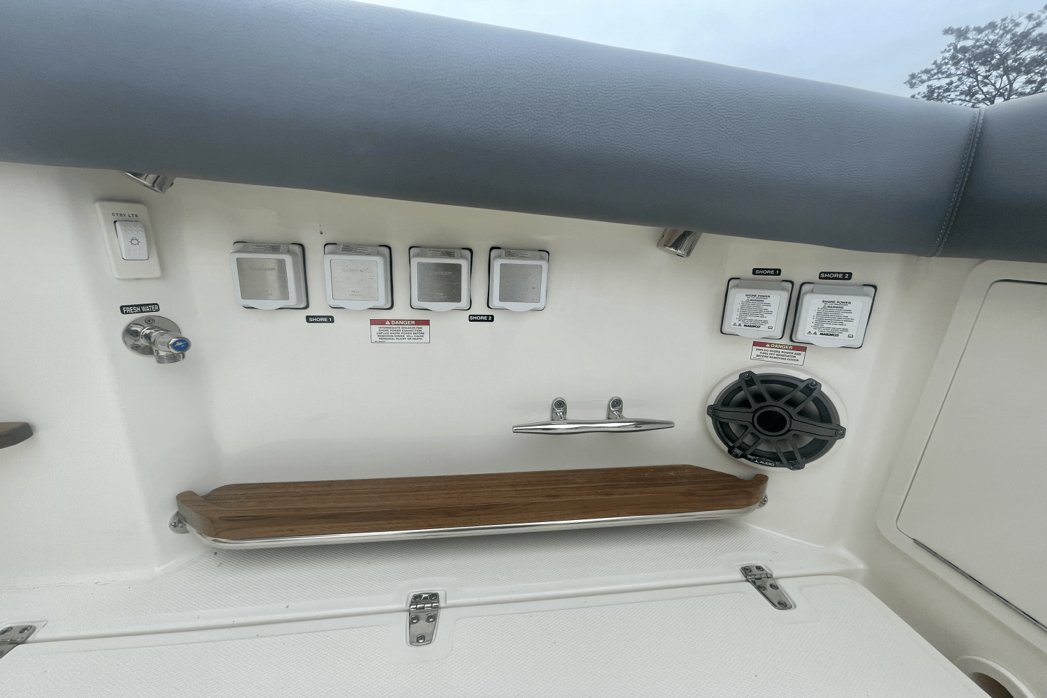 2025 Boston Whaler 380 Realm Image Thumbnail #7