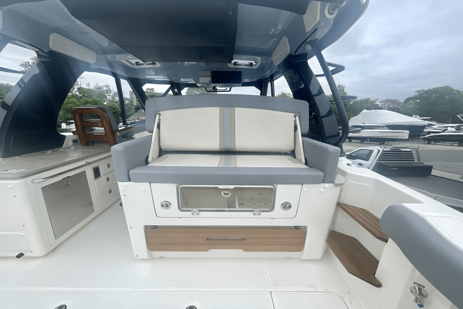 2025 Boston Whaler 380 Realm Image Thumbnail #8