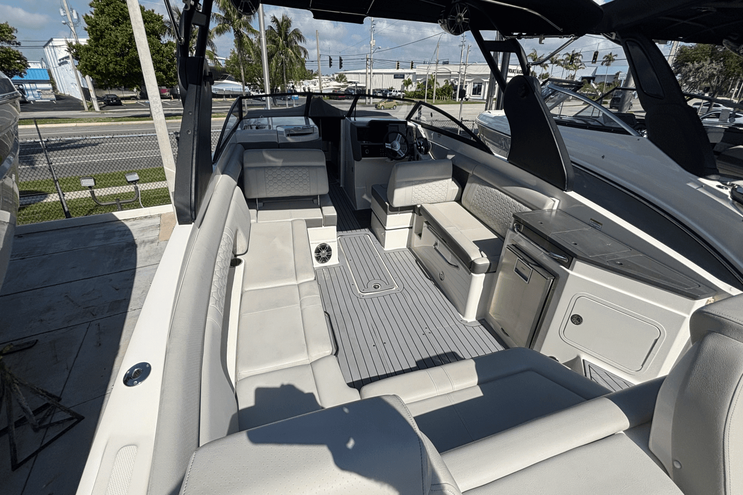 2020 Sea Ray SDX 290 Outboard Image Thumbnail #9