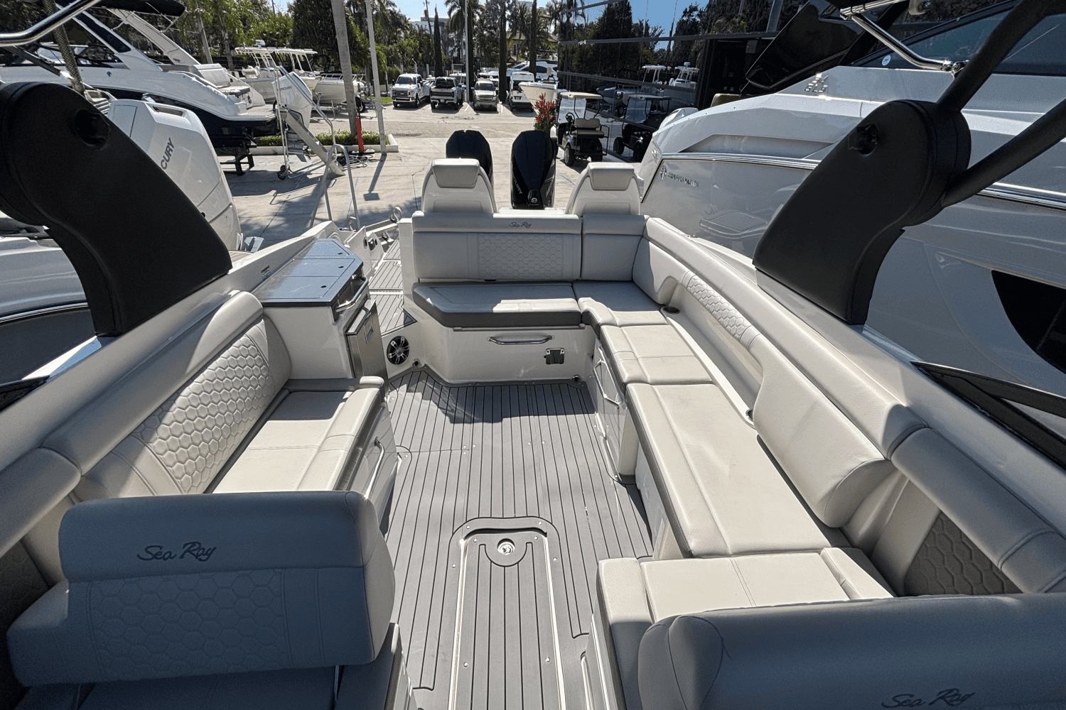 2020 Sea Ray SDX 290 Outboard Image Thumbnail #11