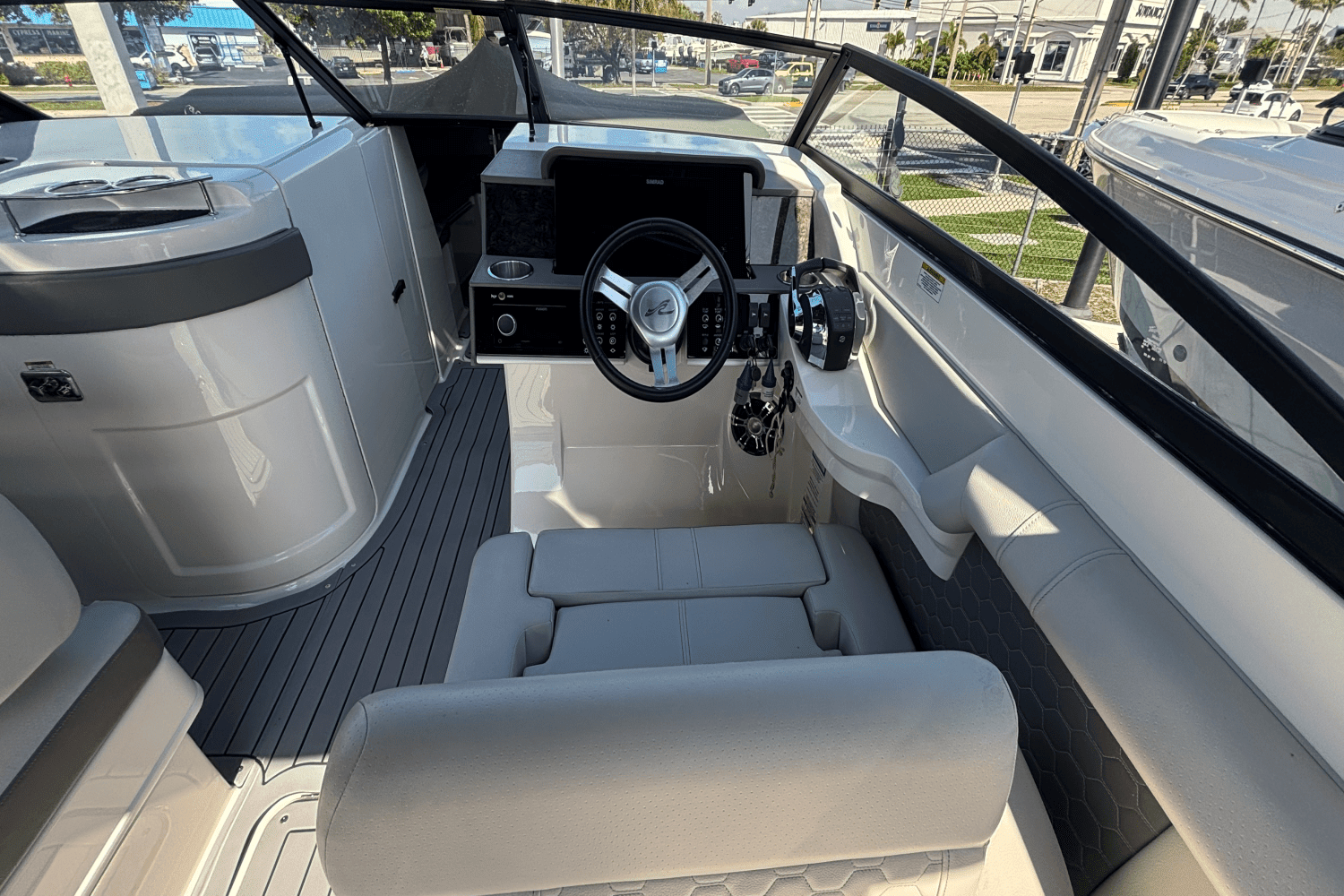 2020 Sea Ray SDX 290 Outboard Image Thumbnail #17