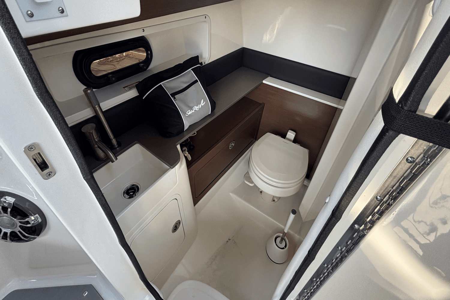 2020 Sea Ray SDX 290 Outboard Image Thumbnail #22