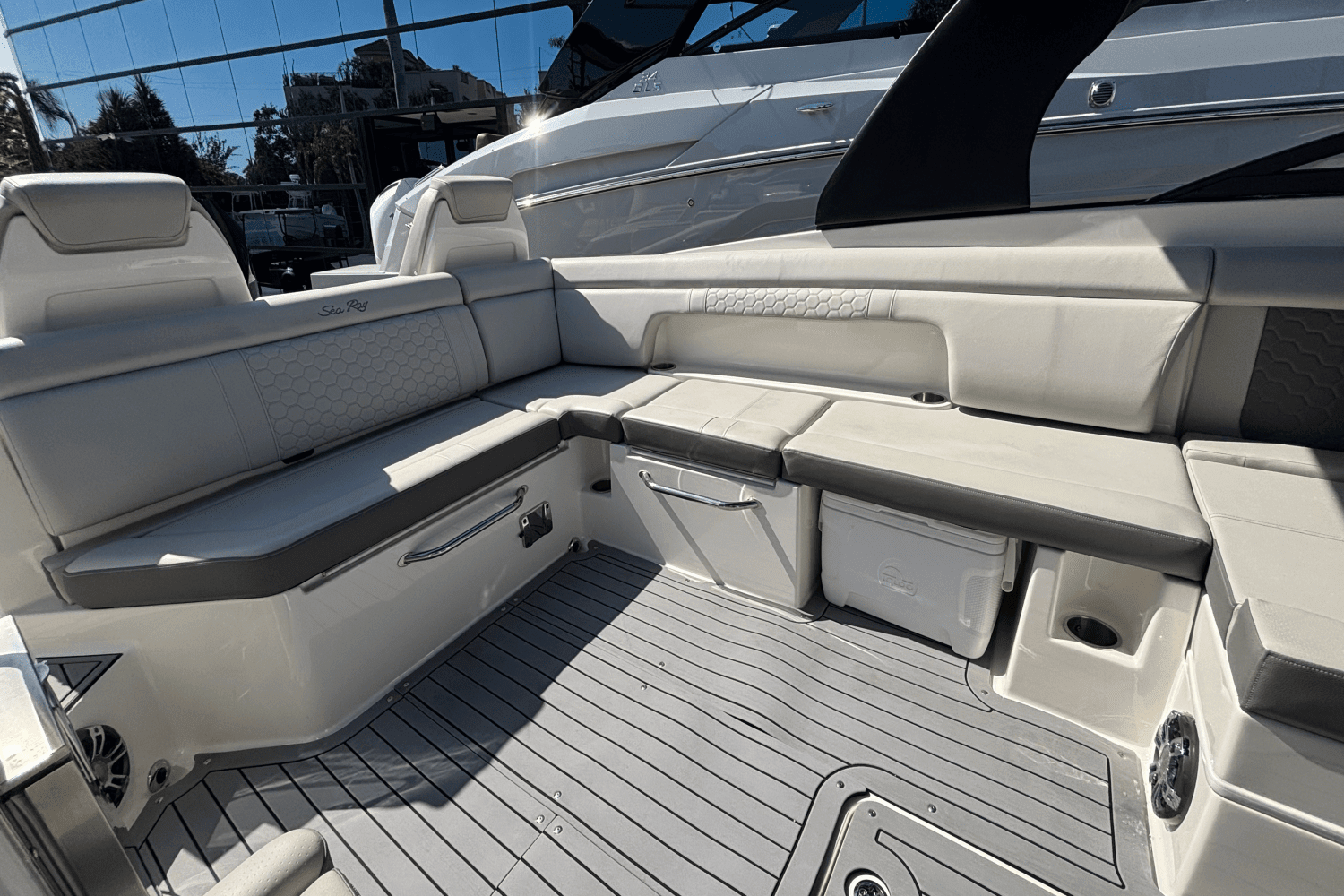 2020 Sea Ray SDX 290 Outboard Image Thumbnail #15