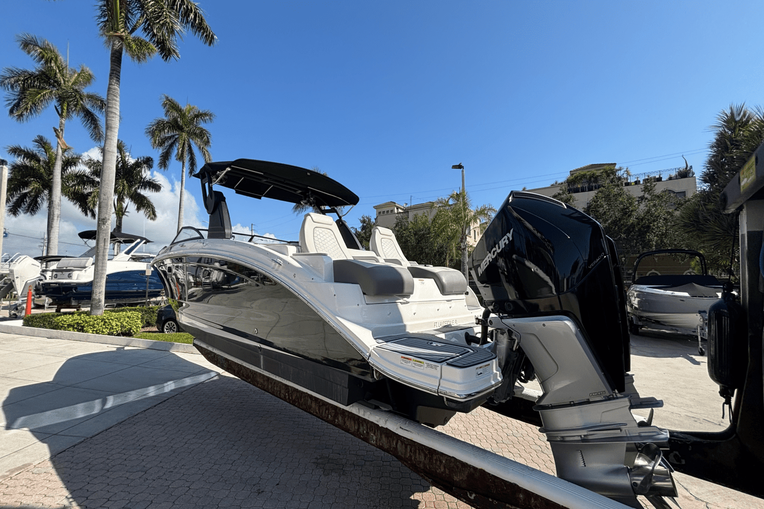 2020 Sea Ray SDX 290 Outboard Image Thumbnail #6