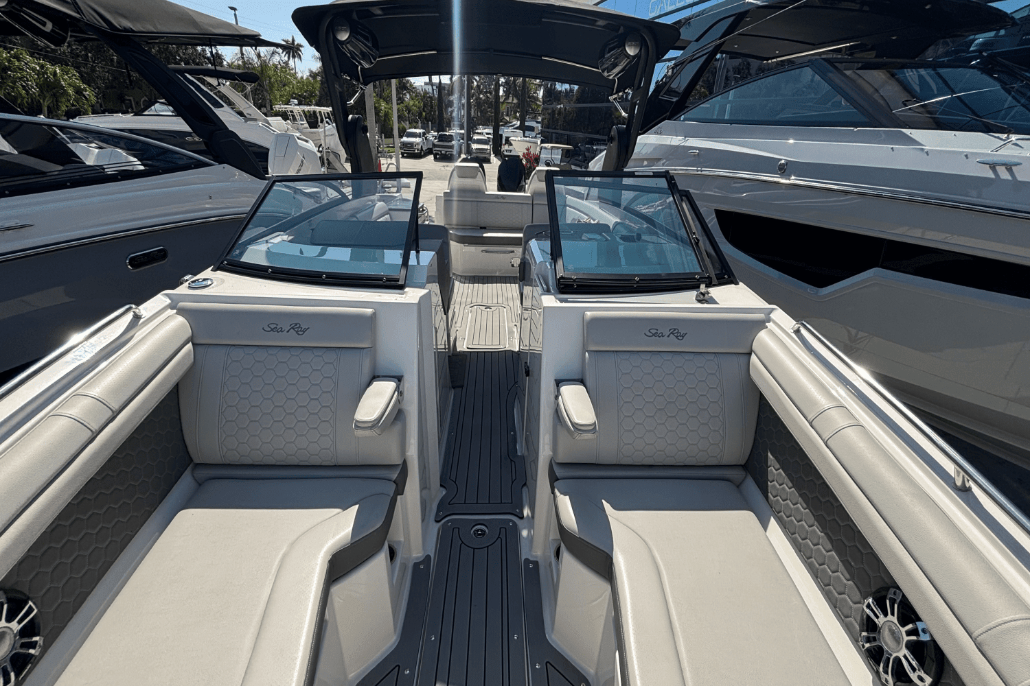 2020 Sea Ray SDX 290 Outboard Image Thumbnail #24