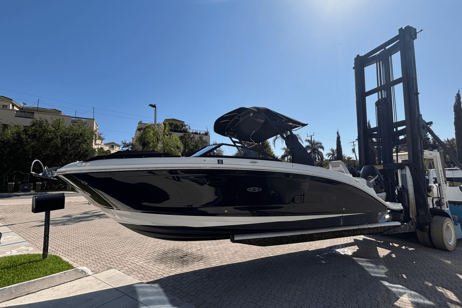 2020 Sea Ray SDX 290 Outboard Image Thumbnail #5