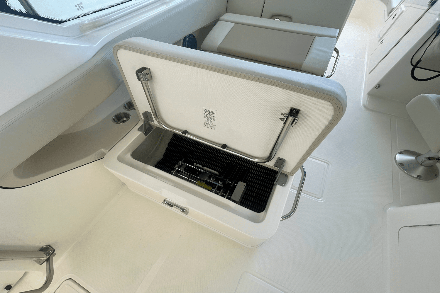 2025 Boston Whaler 280 Vantage Image Thumbnail #15
