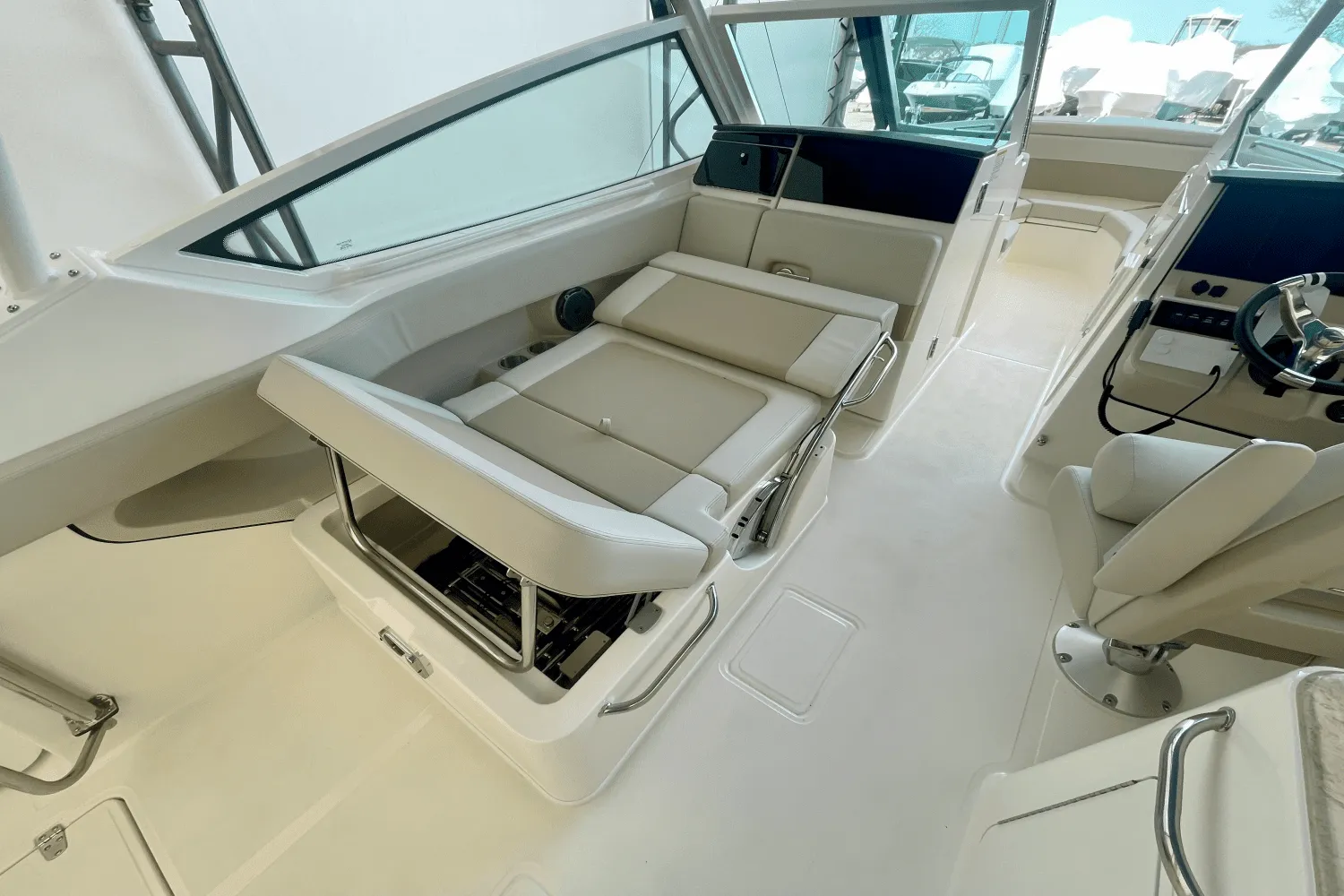 2025 Boston Whaler 280 Vantage Image Thumbnail #16