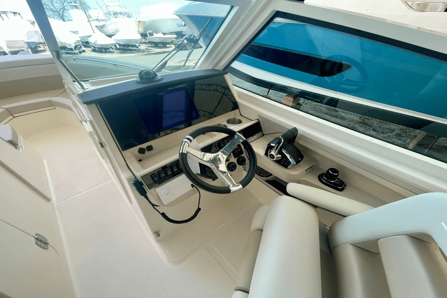 2025 Boston Whaler 280 Vantage Image Thumbnail #21
