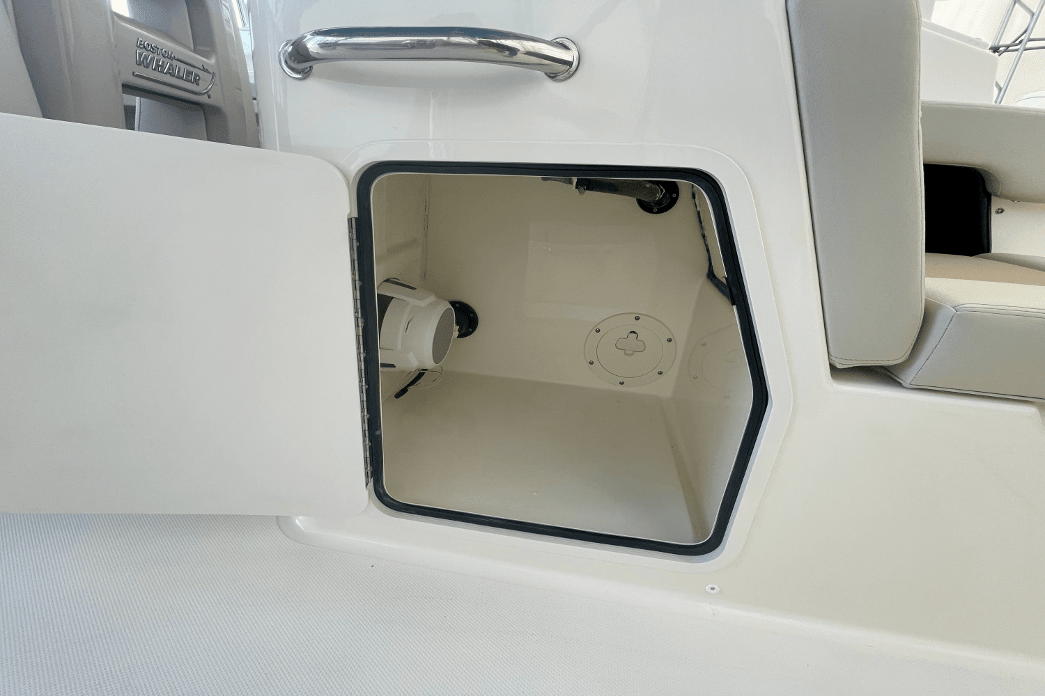 2025 Boston Whaler 280 Vantage Image Thumbnail #11